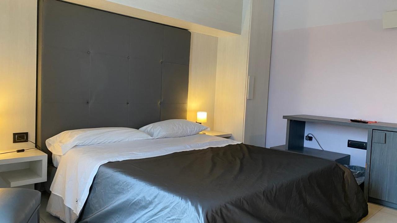 Victoria Hotel Pomigliano d'Arco Zewnętrze zdjęcie